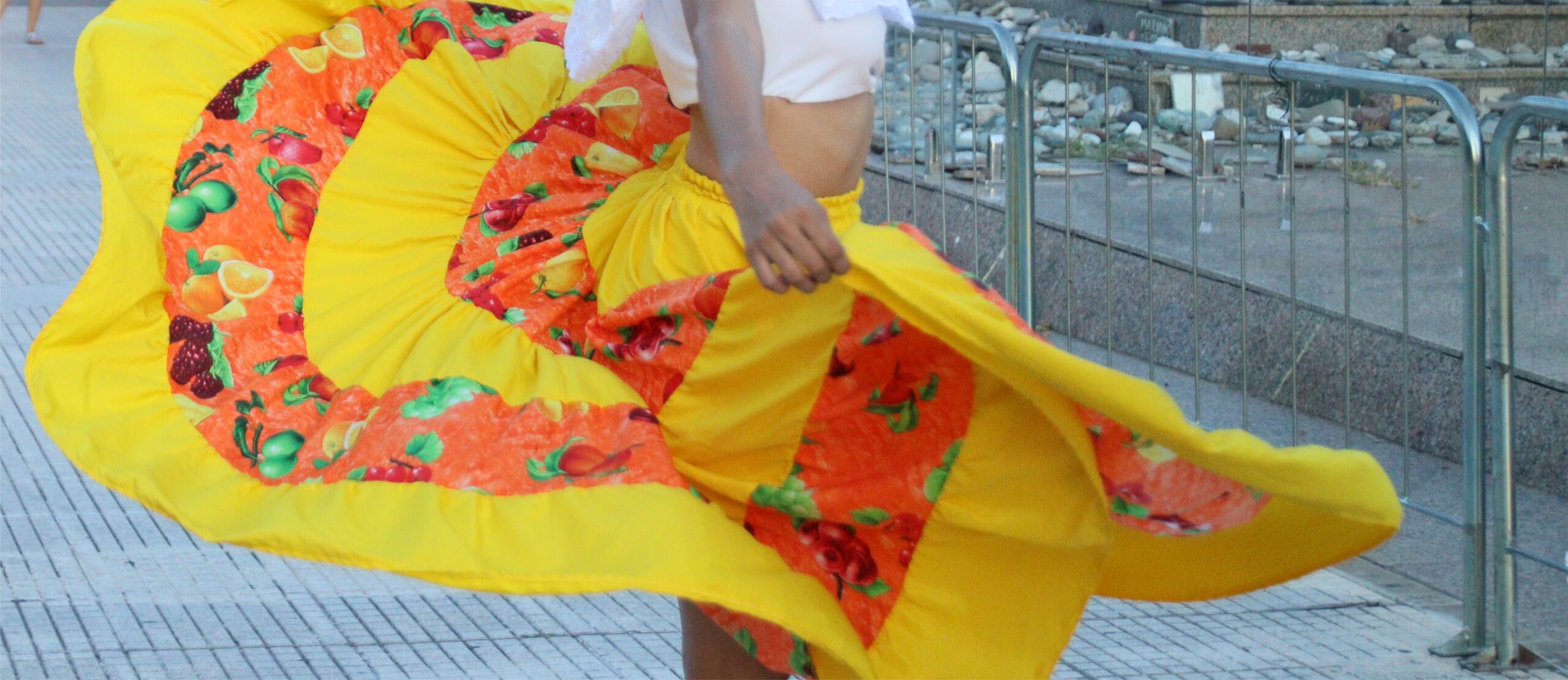 Corpos, cena, coreografias e criação em movimento.