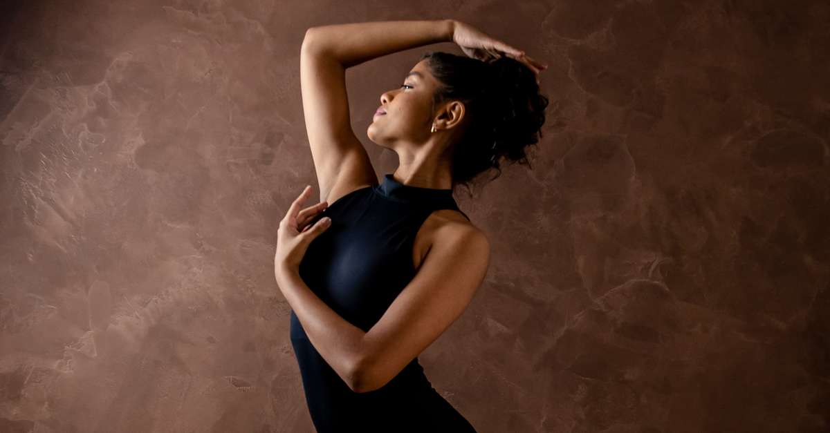 Giulia Nascimento representa o Brasil na Bienal de Dança de Lyon